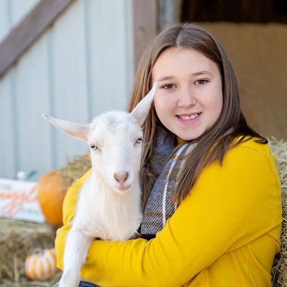 Meet your Posher, Jada - Picture 7 of 8